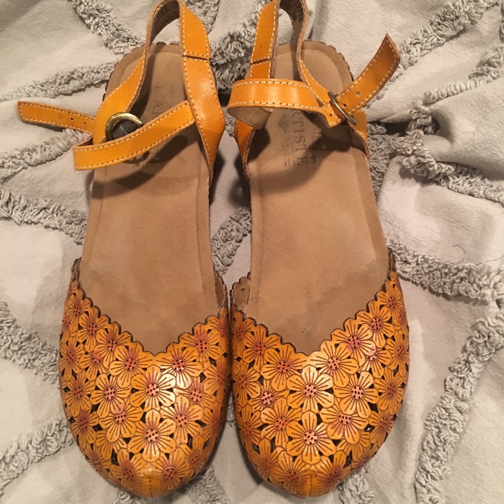 Flower clogs 🌼🌼🌼